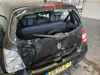 Renault Twingo Twingo II (CN) Hatchback 3-drs 1.2 (D7F-800(Euro 4)) [43kW]  (03-2007/=
09-2014) picture 21