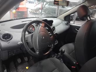 Renault Twingo Twingo II (CN) Hatchback 3-drs 1.2 16V (D4F-764(D4F-E7)) [55kW]  (03-2=
007/09-2014) picture 5