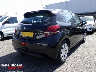 krockskadad bil auto Peugeot 208 1.2 Puretech Bluelion Airco 5drs 2017/9