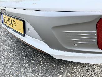 Hyundai Ioniq Comfort EV 120pk aut + f1 flippers - nap - 2x laadkabels - navi - camera - front + line assist - keyless entry + start picture 7