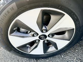 Hyundai Ioniq Comfort EV 120pk aut + f1 flippers - nap - 2x laadkabels - navi - camera - front + line assist - keyless entry + start picture 72