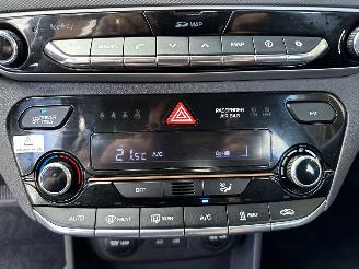 Hyundai Ioniq Comfort EV 120pk aut + f1 flippers - nap - 2x laadkabels - navi - camera - front + line assist - keyless entry + start picture 37