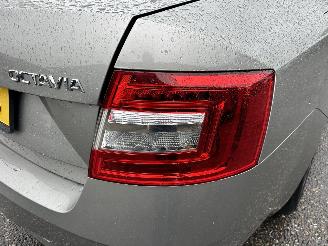 Skoda Octavia 1.0 TSI 115pk 6-bak Greentech Amb Bus sedan - navi - clima - cruise - pdc v+a - licht + regensensor picture 86