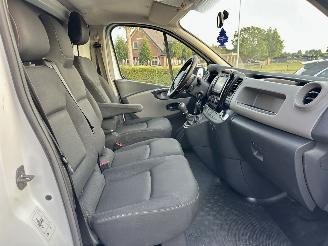 Renault Trafic 1.6 dCi 90pk 6-bak T29 L2/H1 Comfort - nap - 3.pers - navi - airco - cruise - aux - usb - privacy glass - facelift picture 28