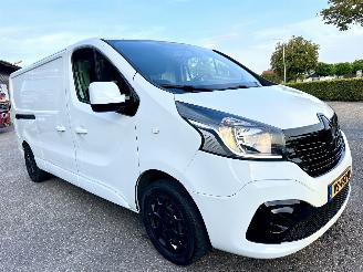 Renault Trafic 1.6 dCi 90pk 6-bak T29 L2/H1 Comfort - nap - 3.pers - navi - airco - cruise - aux - usb - privacy glass - facelift picture 4