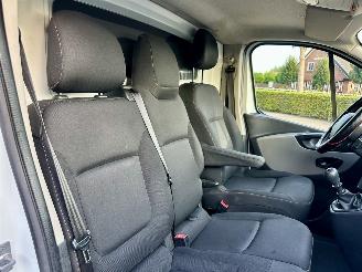 Renault Trafic 1.6 dCi 90pk 6-bak T29 L2/H1 Comfort - nap - 3.pers - navi - airco - cruise - aux - usb - privacy glass - facelift picture 27