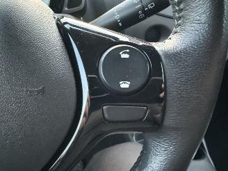 Peugeot 108 1.0 e-VTi 72pk Active 5drs - 96dkm nap - airco - led - elektr pakket - aux - usb - privacy glass - bwjr 2021 picture 29