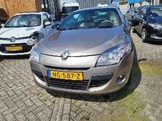 Renault Mégane schadevrije NWE APK AUTOMAAT Cabriolet 1.5 dCi Dynamique picture 13