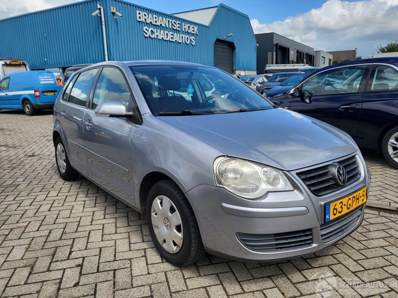 Volkswagen Polo Polo 1.2 Trendline 5 drs NIEUWE APK door inruil verkregen