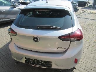 Opel Corsa 1.2B Edition 13.590km!!  Airco CruiseControl Parktronic Navigatie-Voorbereid picture 3