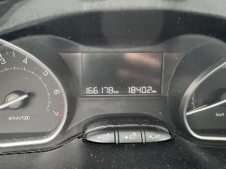 Peugeot 208 1.2 PureTech Active picture 6