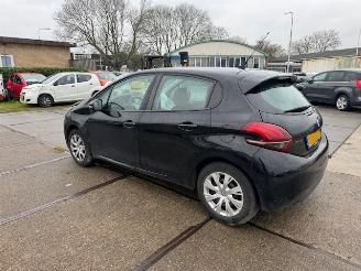 Peugeot 208 1.2 PureTech Active picture 4