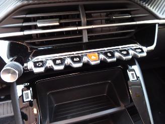 Peugeot 208 e- Active Pack picture 19