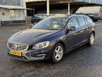 Avarii autoturisme Volvo V-60 2.0 D4 Summum Dak Clima PDC 2014/8