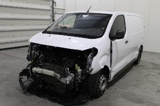 krockskadad bil auto Opel Vivaro  2024/4