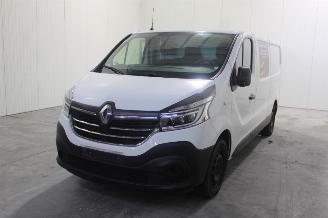 Vaurioauto  passenger cars Renault Trafic  2022/1