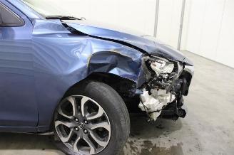 Mazda 2  picture 6