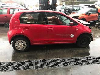 skadebil auto Volkswagen Up! benzine 2015/1