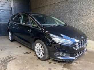 Vrakbiler auto Ford S-Max (WPC) MPV 2015 2.0 TDCi 150 16V MPV  Diesel 1.997cc 110kW (150pk) FWD 2017/6