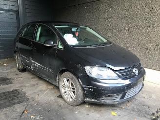Vrakbiler auto Volkswagen Golf plus (5M1/1KP) MPV 2005 / 2013 1.9 TDI 90 MPV  Diesel 1.896cc 66kW (90pk) FWD 2008/2