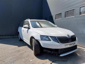 Vrakbiler auto Skoda Octavia  2017/8