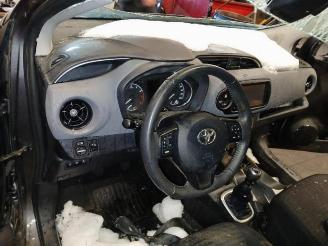 Toyota Yaris Yaris III (P13), Hatchback, 2010 / 2020 1.5 16V Dual VVT-iE picture 8