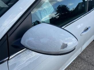 Renault Mégane Megane IV (RFBB), Hatchback 5-drs, 2015 1.2 Energy TCE 100 picture 4