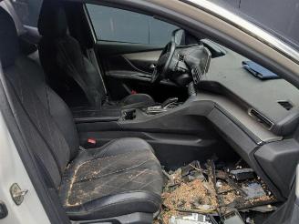 Peugeot 3008 3008 II (M4/MC/MJ/MR), MPV, 2016 2.0 GT BlueHDi 180 16V picture 13