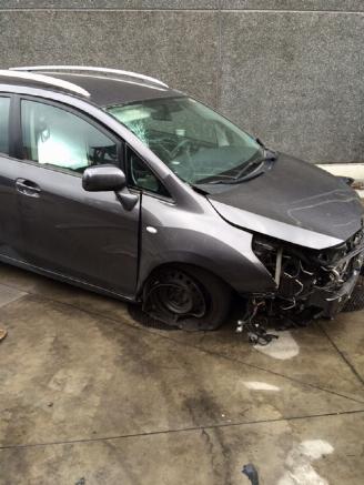 Dezmembrări autoturisme Toyota Verso 2000 diesel 2010/1