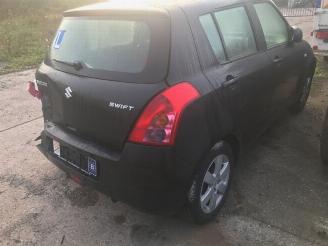 Suzuki Swift benzine-1300cc-5vit picture 1
