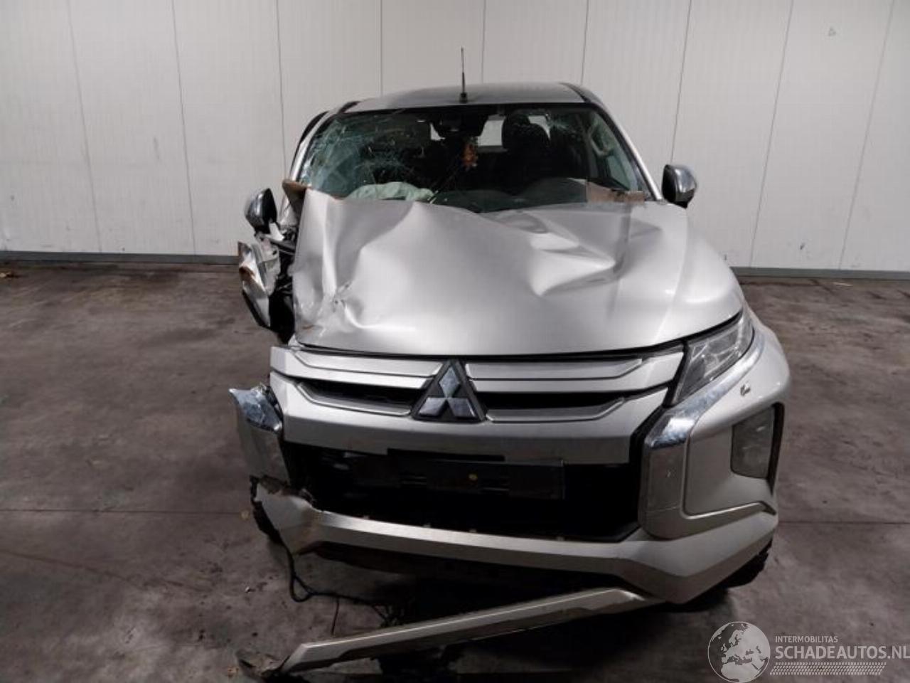 Mitsubishi L-200 L-200, Pick-up, 2014 2.2 DI-D 4WD