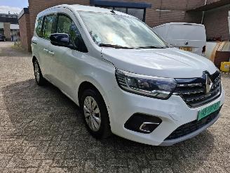 Renault Kangoo 1300 tce Luxe  5persoons 27000km rijdend incl btw NL kenteken picture 7