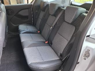 Renault Kangoo 1300 tce Luxe  5persoons 27000km rijdend incl btw NL kenteken picture 18