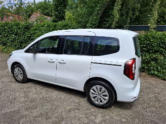 Renault Kangoo 1300 tce Luxe  5persoons 27000km rijdend incl btw NL kenteken picture 4