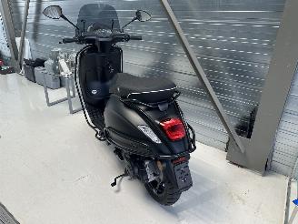 Vespa  SPRINT / NIEUW! picture 2