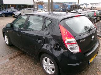 Hyundai I-30 1.4 I DYNAMIC picture 8