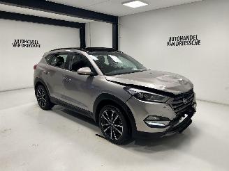 uszkodzony samochody osobowe Hyundai Tucson PANORAMA 2018/8