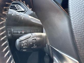 Peugeot 308 1.2 PureTech Blue Lease Executive picture 22