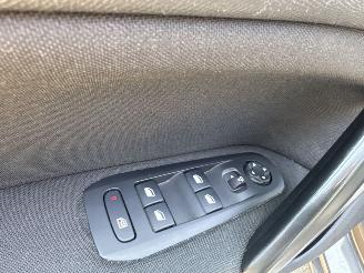 Peugeot 308 1.2 PureTech Blue Lease Executive picture 17