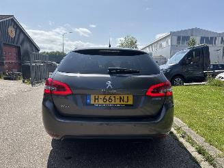 Peugeot 308 1.2 PureTech Blue Lease Executive picture 4