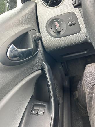 Seat Ibiza 1.4 TDI Hatchback 4Dr Diesel 1.422cc 59kW (80pk) FWD 2008-07/2010-06 (6J5) BMS picture 24