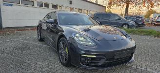 uszkodzony samochody osobowe Porsche Panamera 4E-Hybride*Platinium*Panoramaschuifdak*Luchtvering*HeadUp*Sport Chrono Paket Plus*Ambiente*Bose Soundsystem*ACC*Camera Surround View* 2022/10