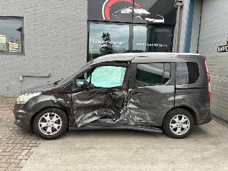 damaged passenger cars Ford Tourneo Connect/Grand Tourneo Connect Tourneo Connect FORD TOURNEO CONNECT 1.6D 2015 2015/6