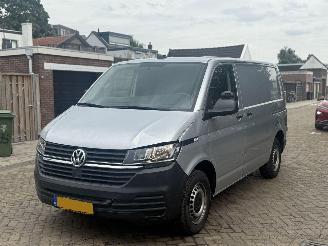 skadebil auto Volkswagen Transporter 2.0 TDI L1H1 28 Bulli 2020/1