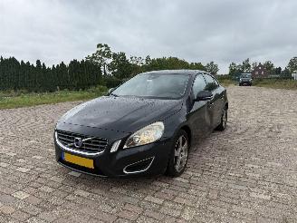 Damaged car Volvo S-60 2.0 D3 2011/1