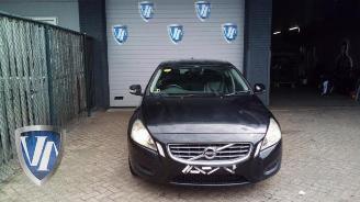 Uttjänta bilar auto Volvo S-60 S60 II (FS), Sedan, 2010 / 2018 1.6 DRIVe,D2 2013/0