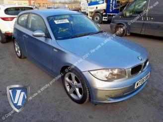 Vrakbiler auto BMW 1-serie 1 serie (E81), Hatchback 3-drs, 2006 / 2012 116i 1.6 16V 2008/6