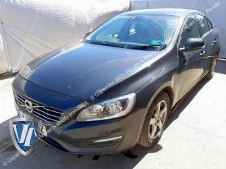 Uttjänta bilar auto Volvo S-60 S60 II (FS), Sedan, 2010 / 2018 2.0 D4 16V 2016/11