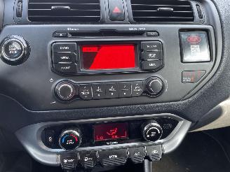 Kia Rio 1.2 tdi 5drs picture 12